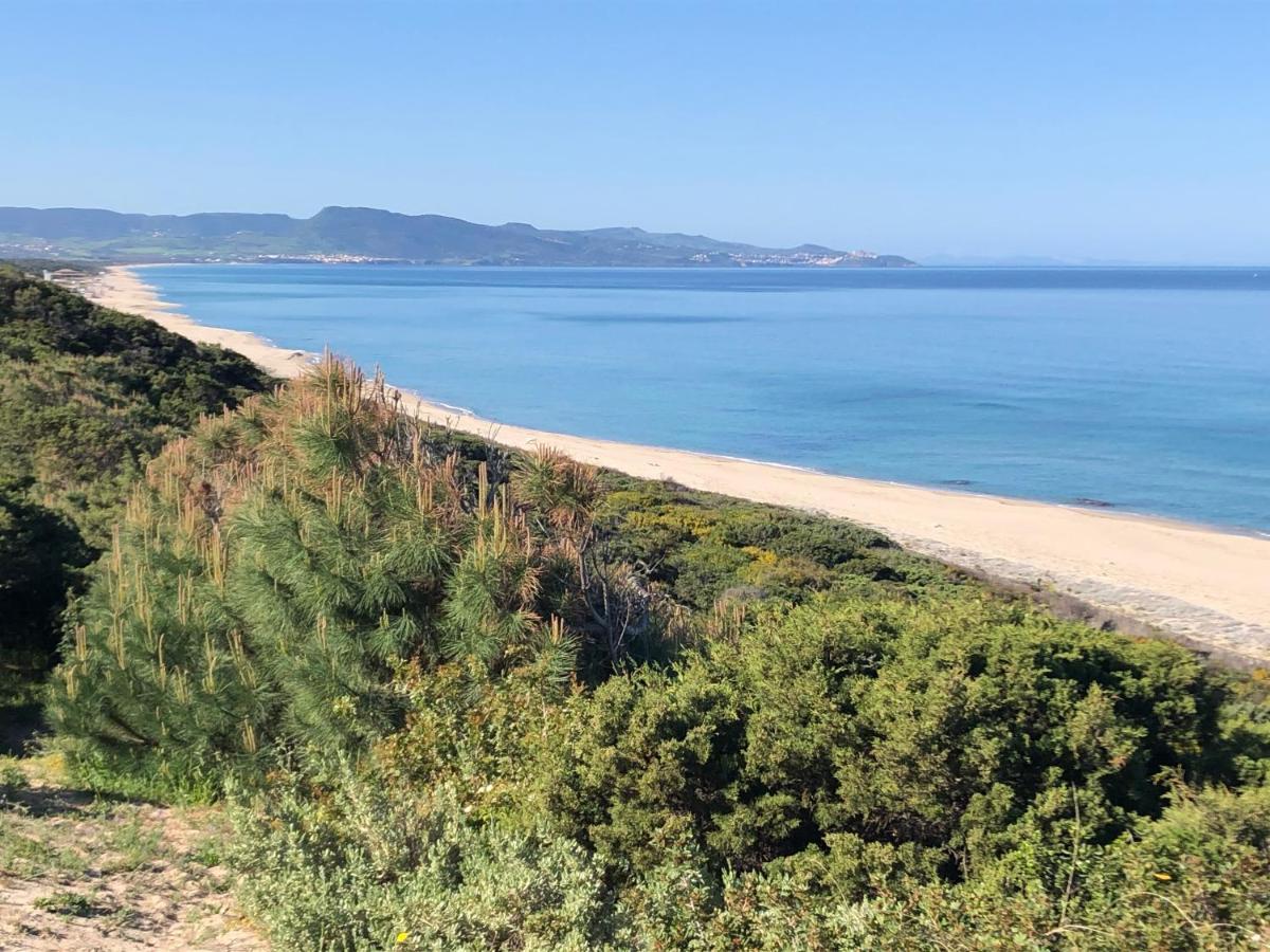 Borgo Spiaggia Isola Rossa Buitenkant foto