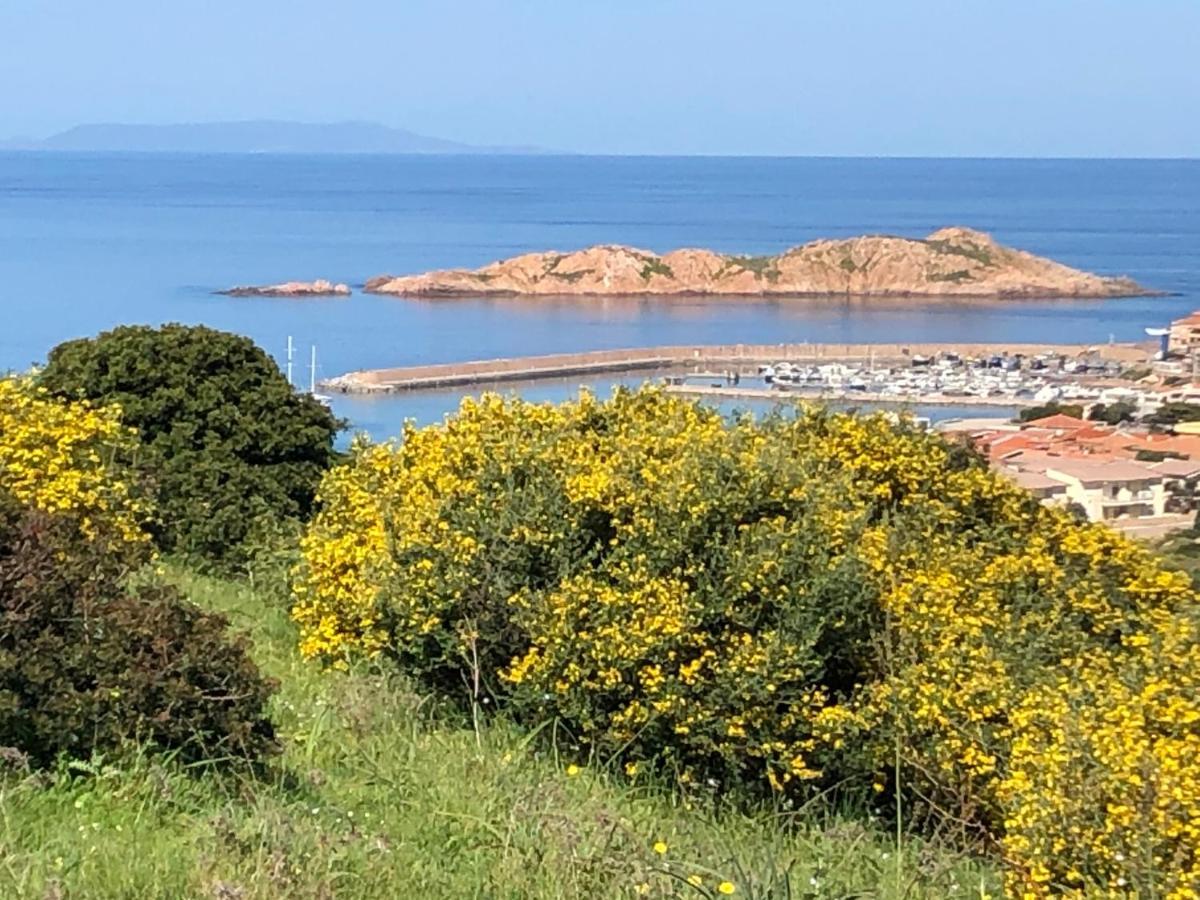 Borgo Spiaggia Isola Rossa Buitenkant foto